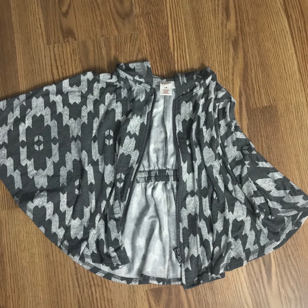 Tribal print sweater. Size 6.
